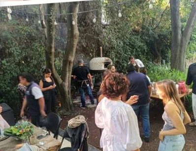 Cena en el jardín durante el Pop Up